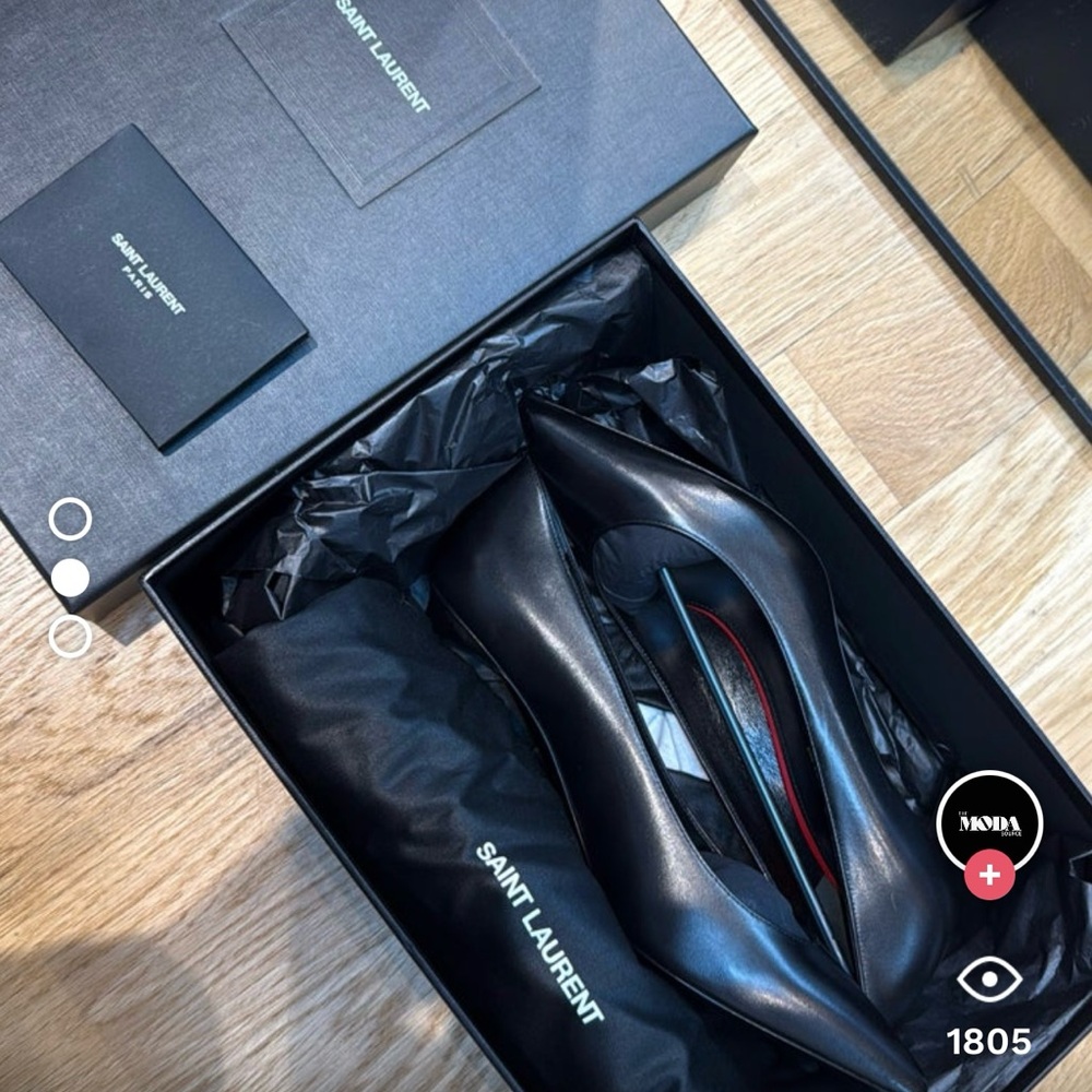 Saint Laurent Shiny Black Pumps
